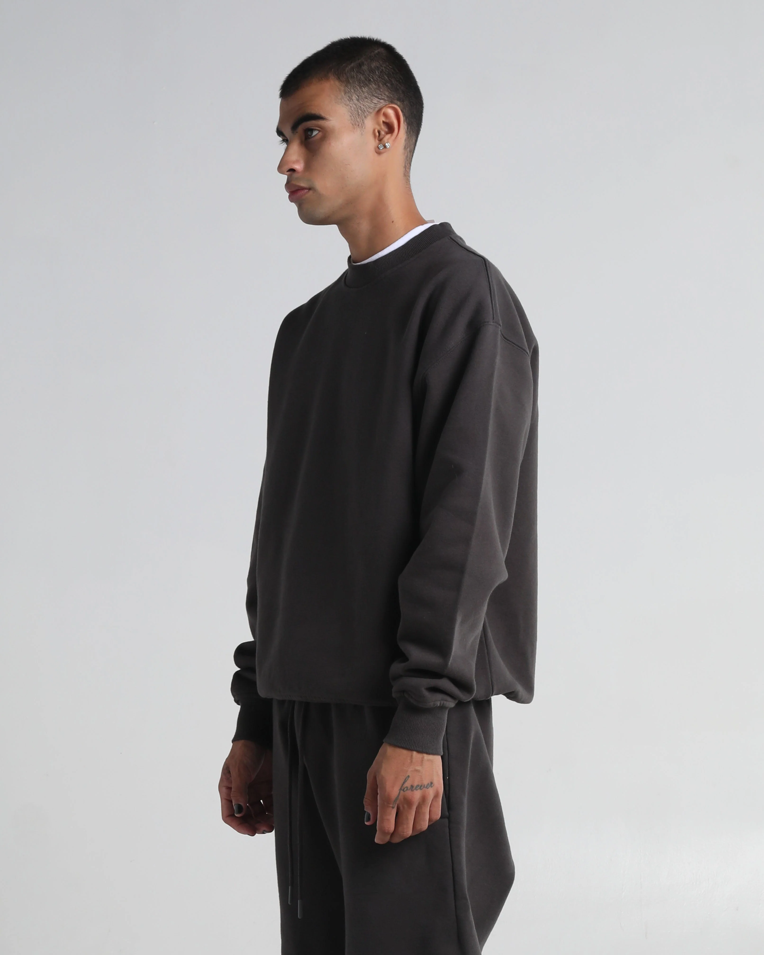 13.5oz Max Heavy Fleece Garment Dye Crewneck - Image 9